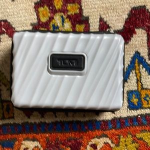 Tumi by Delta Hard-case Toiletry